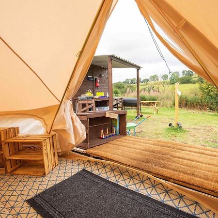 Roaches Retreat Family Glampsite, Rocky Reach Bell Tent With Outdoor Adventures And Campfire Nights Upper Hulme Экстерьер фото