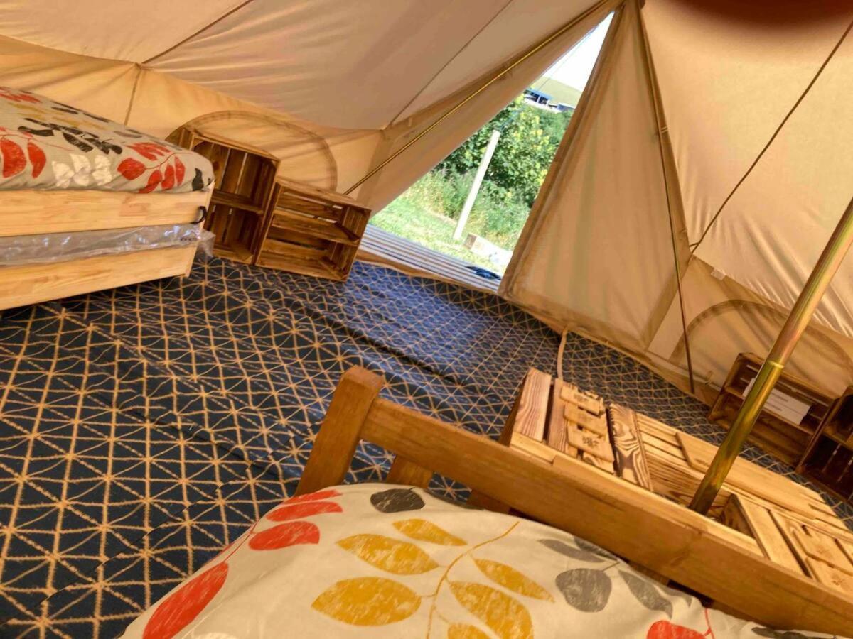 Roaches Retreat Family Glampsite, Rocky Reach Bell Tent With Outdoor Adventures And Campfire Nights Upper Hulme Экстерьер фото