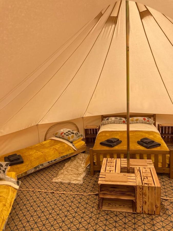 Roaches Retreat Family Glampsite, Rocky Reach Bell Tent With Outdoor Adventures And Campfire Nights Upper Hulme Экстерьер фото