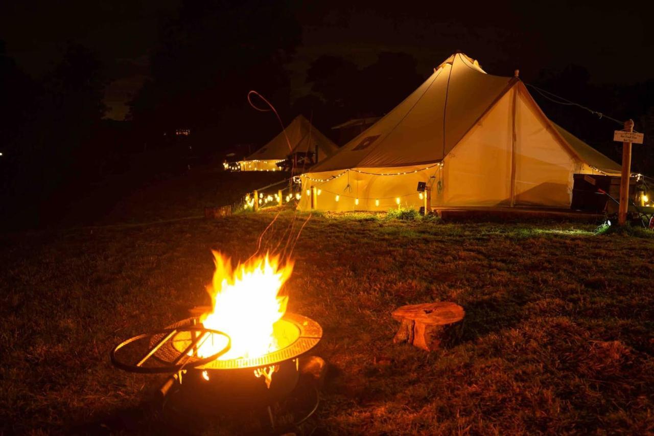 Roaches Retreat Family Glampsite, Rocky Reach Bell Tent With Outdoor Adventures And Campfire Nights Upper Hulme Экстерьер фото