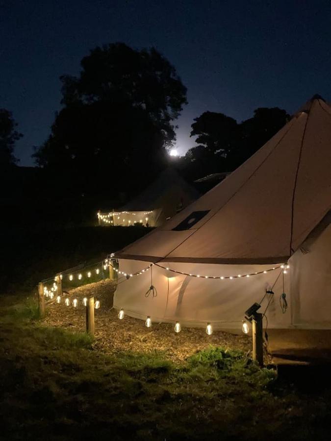 Roaches Retreat Family Glampsite, Rocky Reach Bell Tent With Outdoor Adventures And Campfire Nights Upper Hulme Экстерьер фото