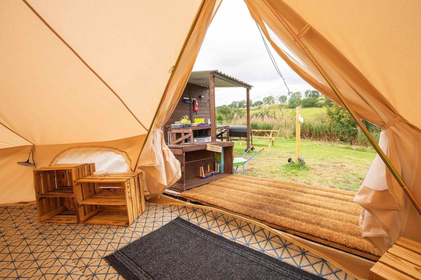 Roaches Retreat Family Glampsite, Rocky Reach Bell Tent With Outdoor Adventures And Campfire Nights Upper Hulme Экстерьер фото